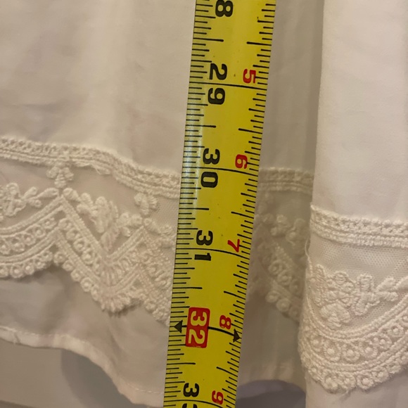 Doe & Rae Dress White Ivory Dress w/ lace accents zipper closure - Picture 7 of 9